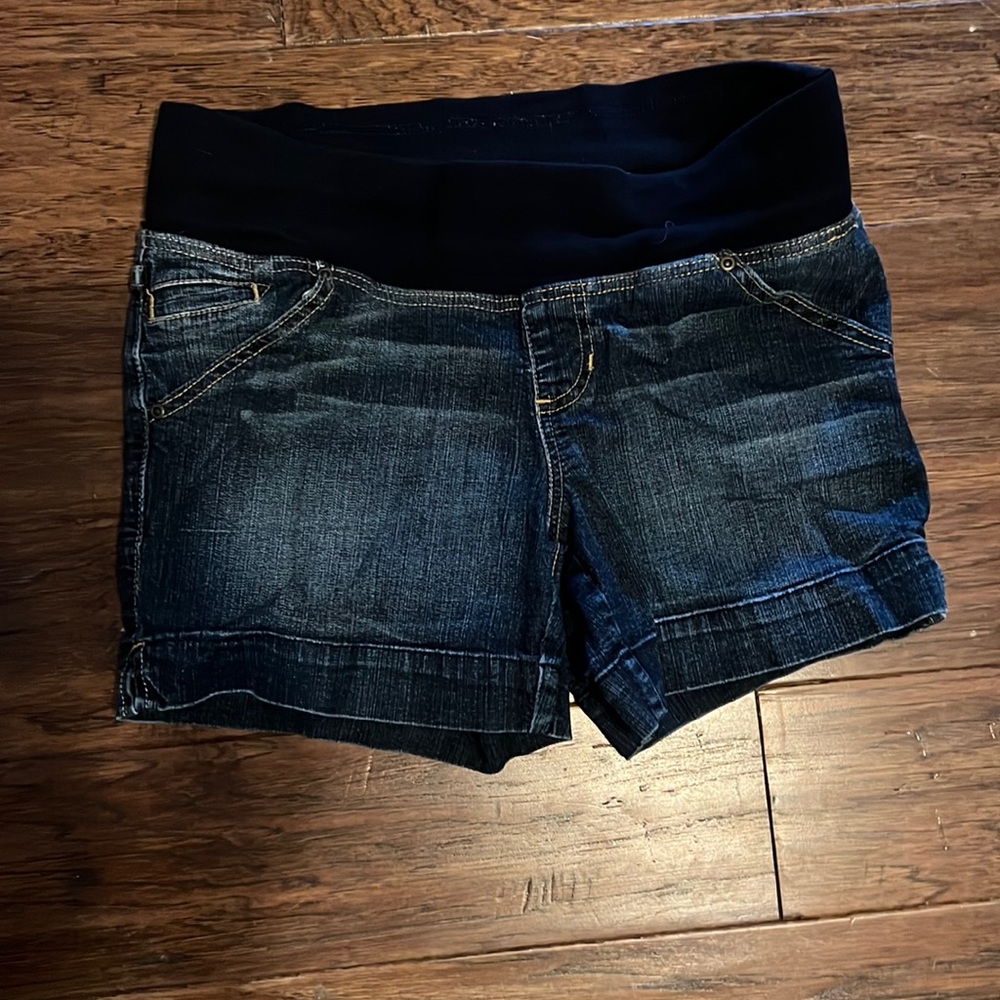 Maternity Jean shorts size small